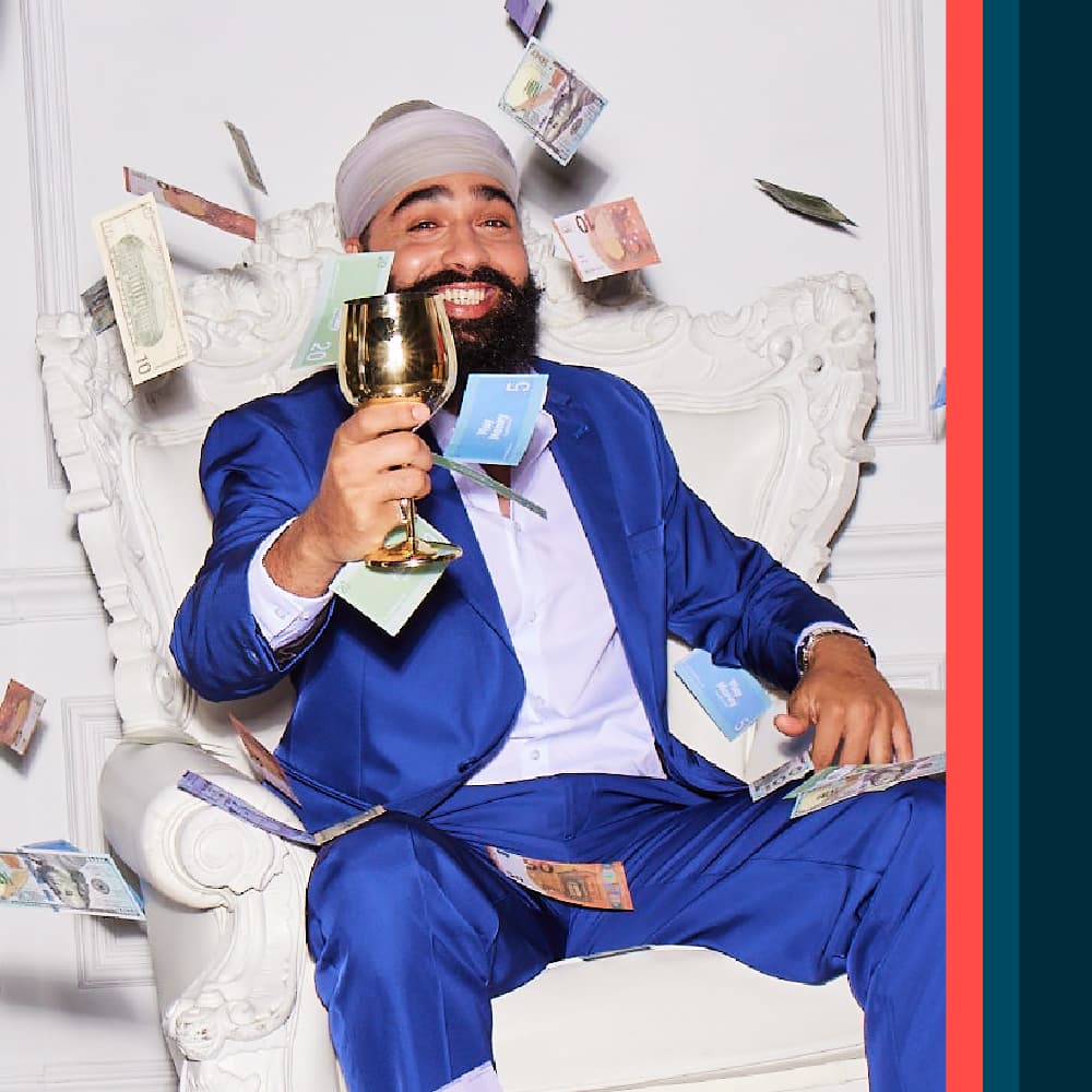 Imagen de una persona con dinero